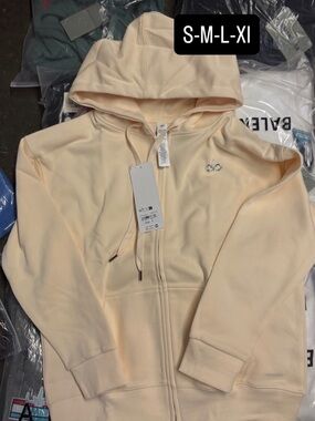 alo Zip-Up Hoodie in Pale Peach